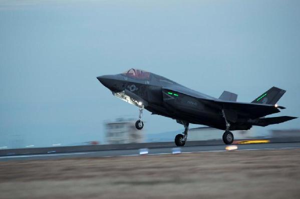 美军最新E2D预警机部署日本 携手F35B威慑中国
