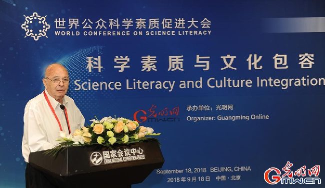 伊兰·切特：应让普通人懂科学 支持科学