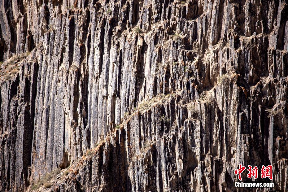 柴达木盆地火山岩柱状节理群景区投运