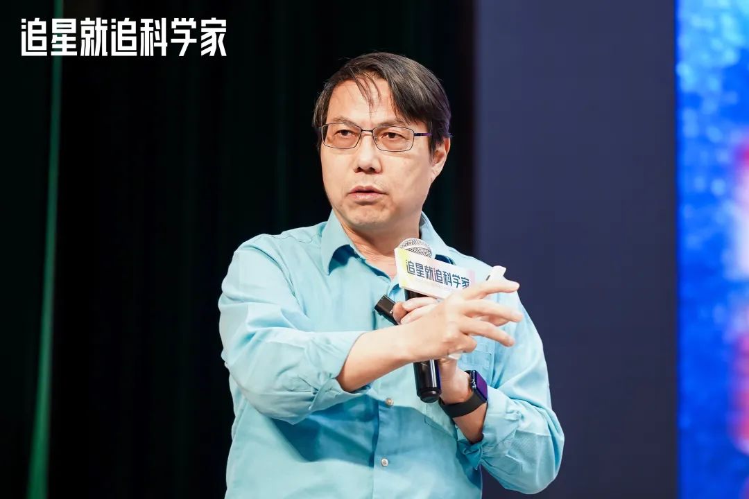 科学家与700名学子共话行星探索