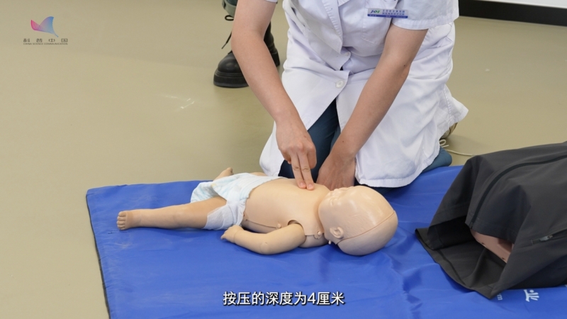 科普慕课｜每分钟都有人倒下！黄金4分钟心肺复苏+AED急救必学指南