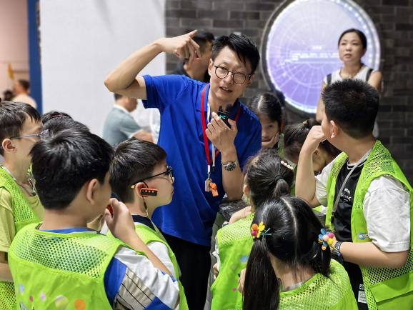 “爱上科技馆——园艺科技π”主题夏令营活动举办