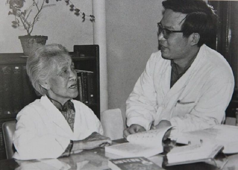 郎景和院士：仁心仁术，守护她健康——在中华医学会妇产科学分会中的卓越征程