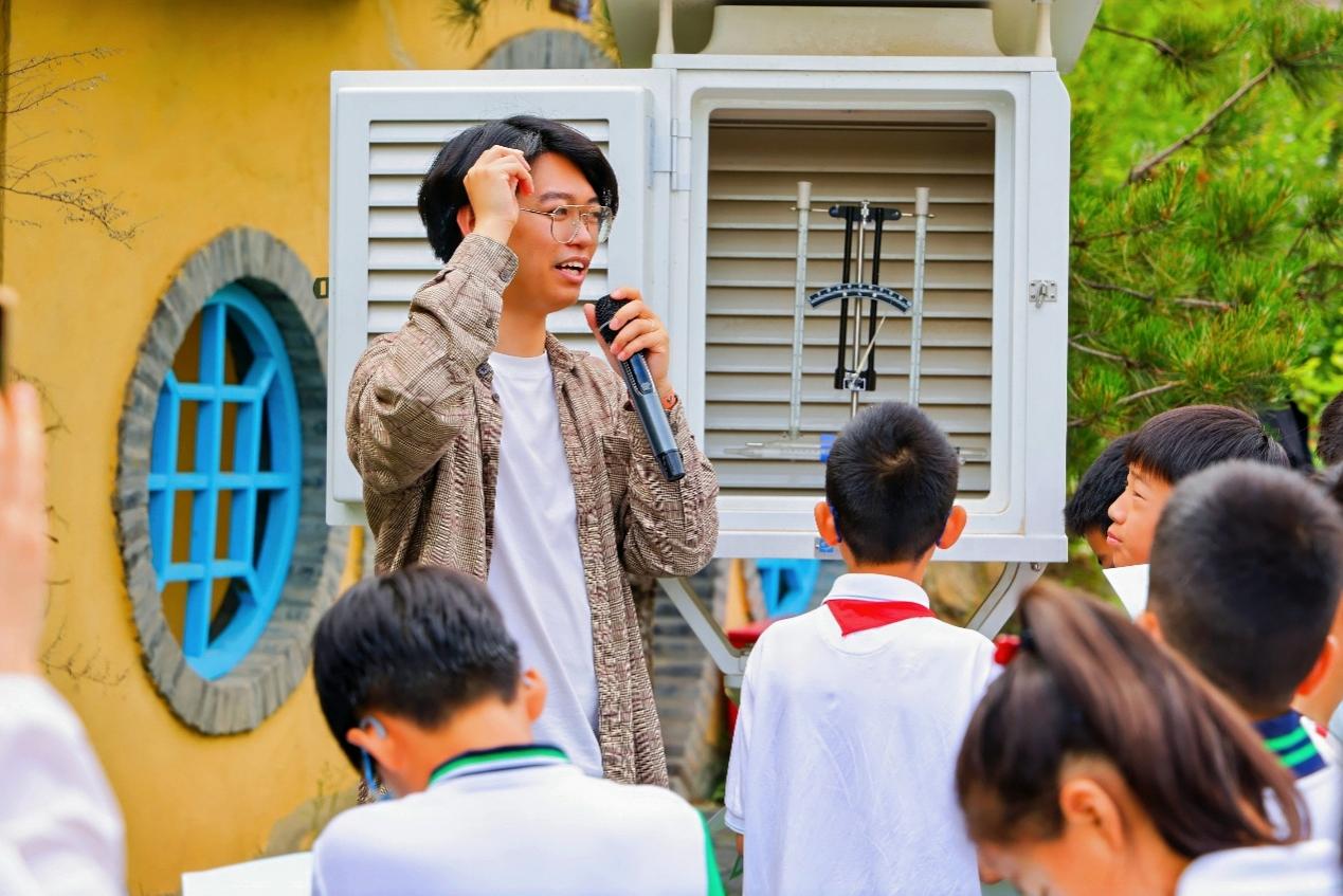 北京市青少年气象英才计划启航