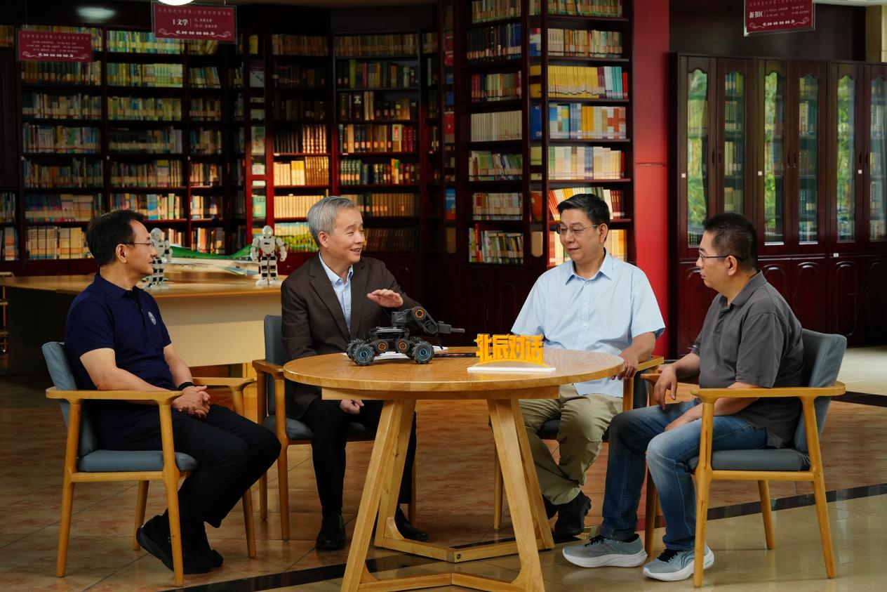 AI时代，数理化仍是不可替代的“底层逻辑”