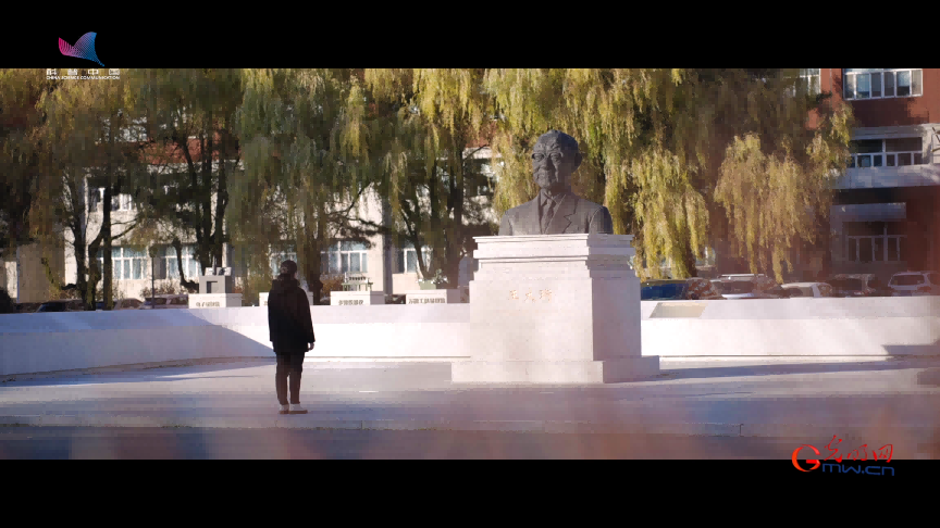 在“袖珍星空”中追光的人