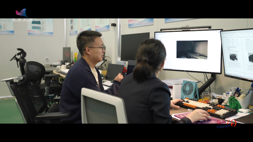 在“袖珍星空”中追光的人